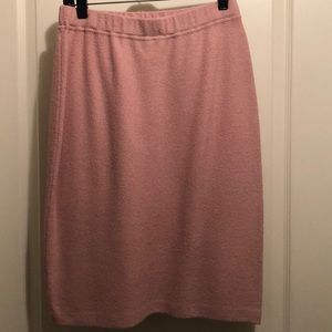 St. John pink skirt 6 light pencil mark on back